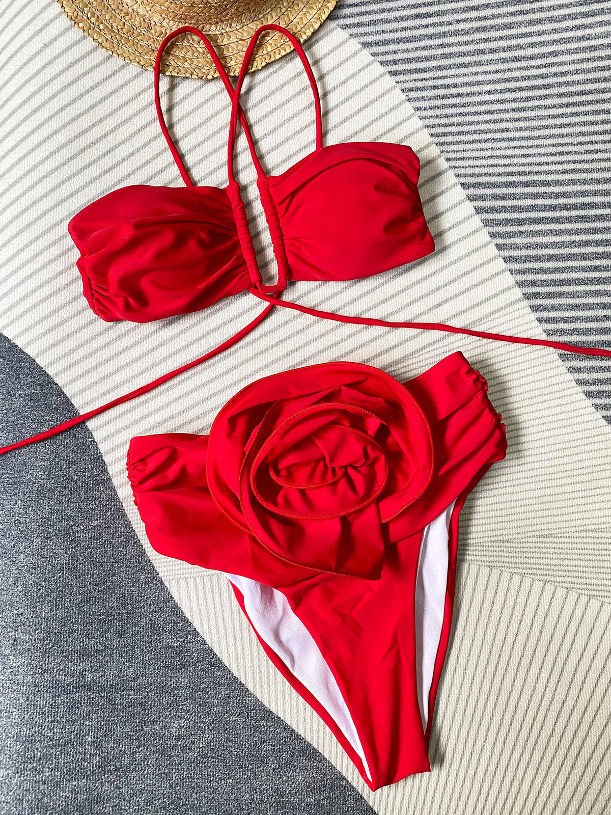 Gisele | Bikini avec Col Halter et Détail Fleur